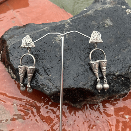 Triangle Vintage Warrior Dangler