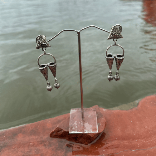Triangle Vintage Warrior Dangler