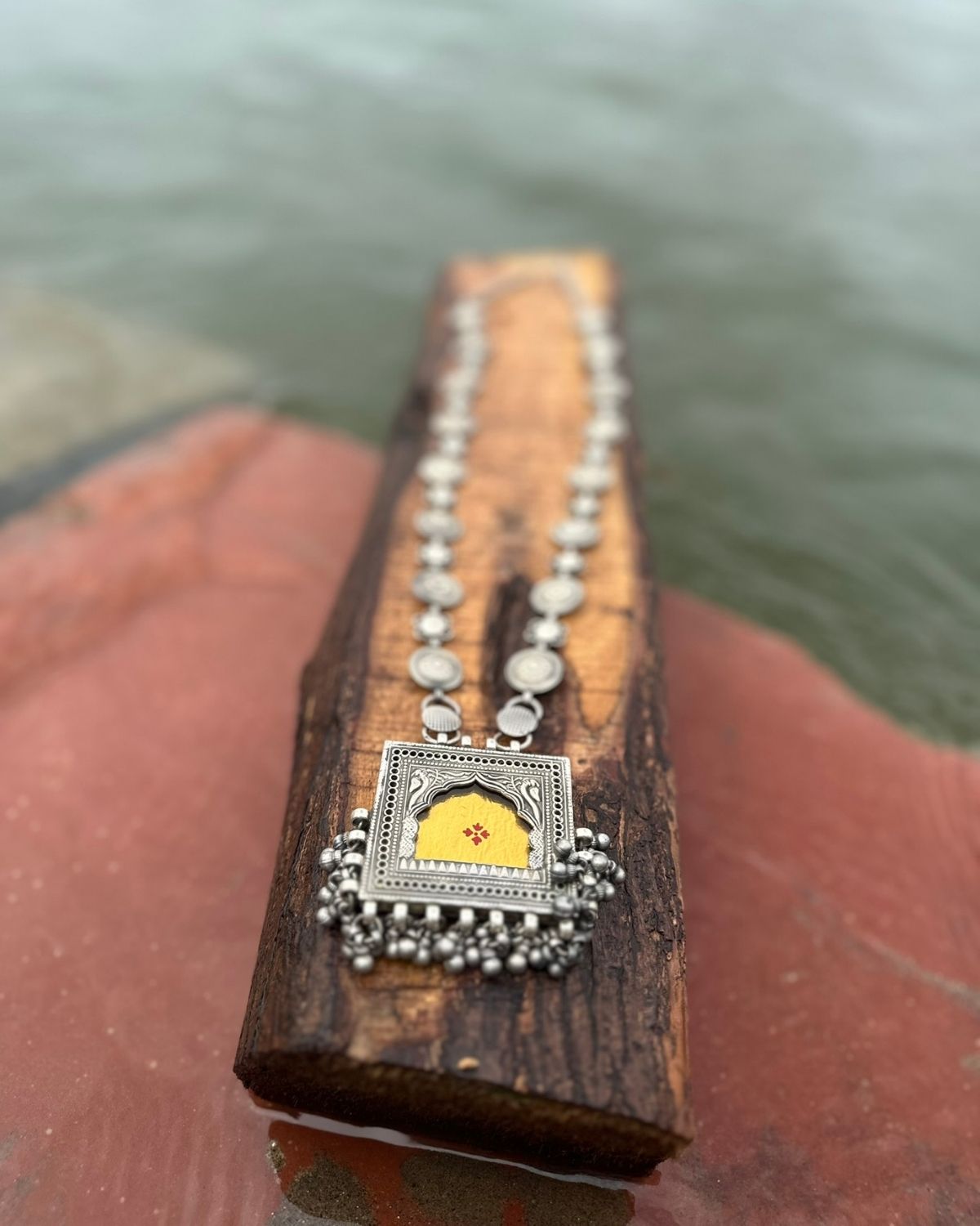 Yellow Mirror Painting Chain