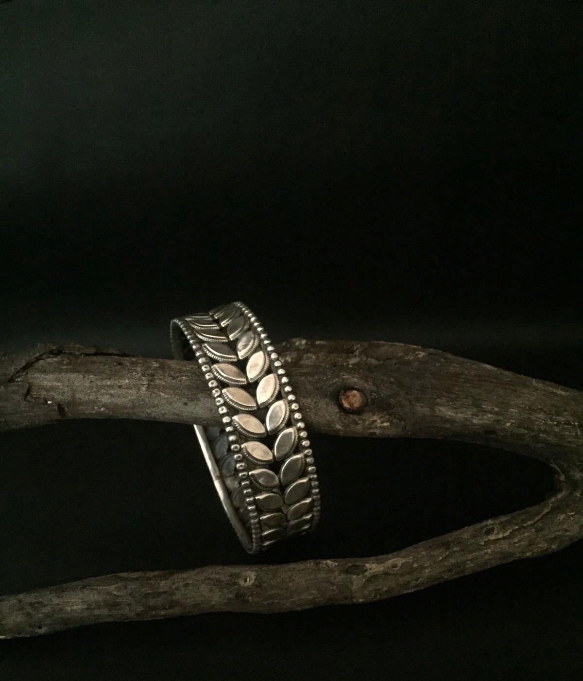 Leaves silver bangle