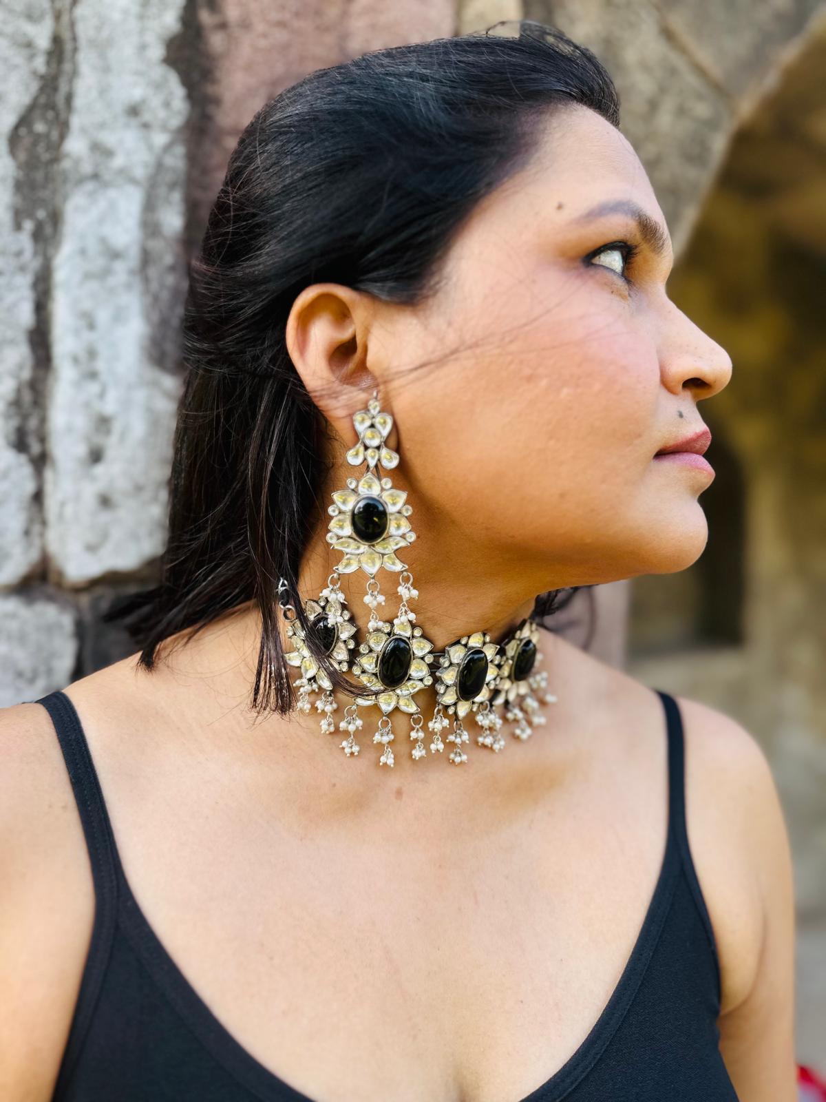 Kundan chokar black onyx set