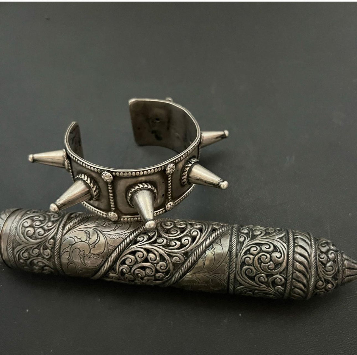 Vintage hand kada