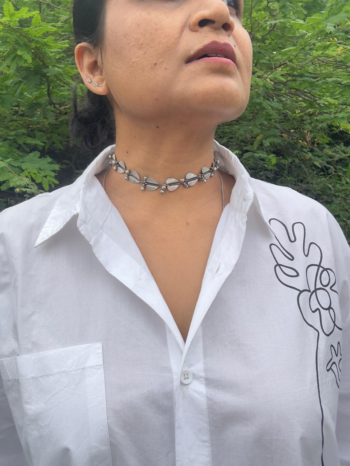 Silver Heart Shaped Motif Chokar