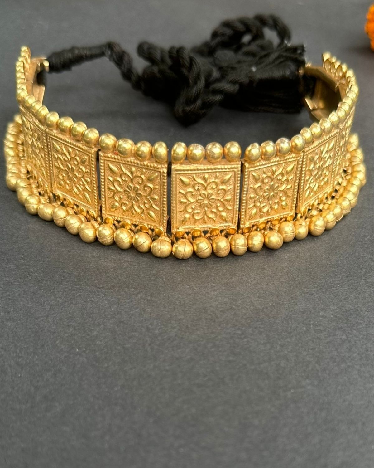 Floral Gold Polish Chokar