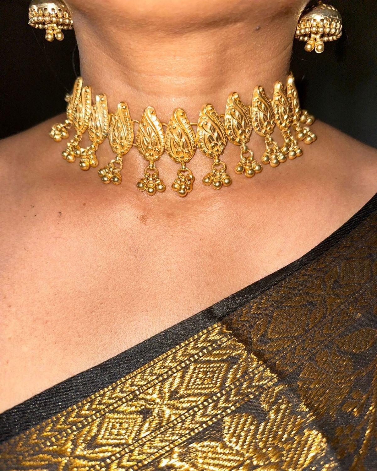 Gold Polish Floral Chokar